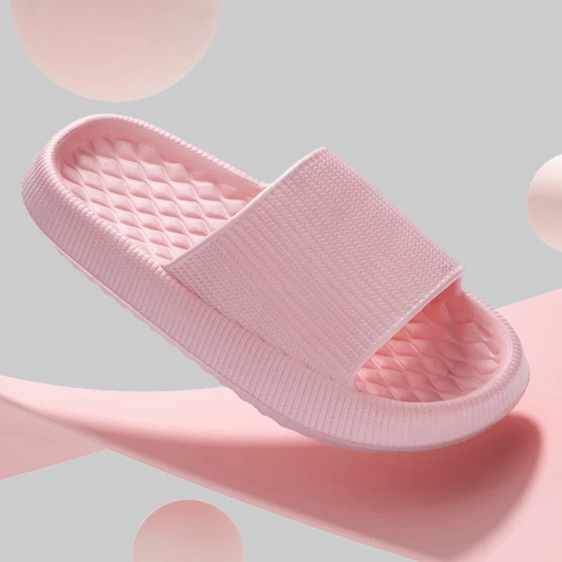 Chinelos Femininos Antiderrapantes com Plataforma Grossa – Conforto de Nuvem em EVA para Casa e Banho 2024