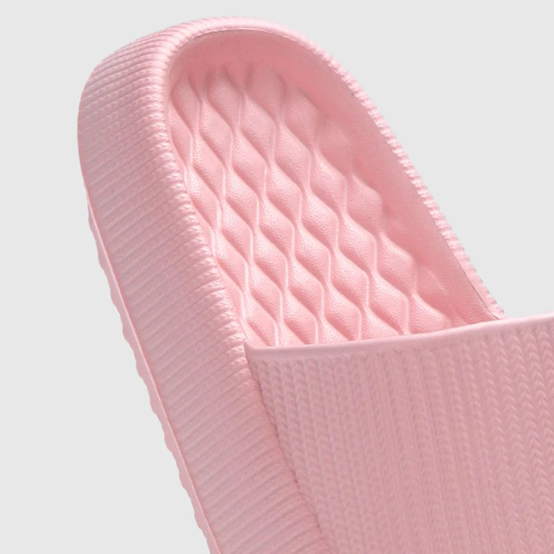 Chinelos Femininos Antiderrapantes com Plataforma Grossa – Conforto de Nuvem em EVA para Casa e Banho 2024